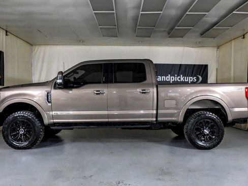 Used 2022 Ford F250 Lariat w/ Tremor Off-Road Package image 11