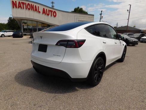 Used 2023 Tesla Model Y Long Range AWD/4WD image 5