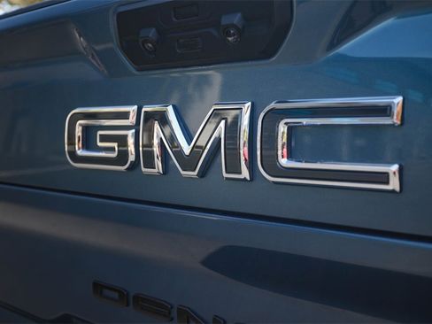 Used 2024 GMC Sierra 2500 Denali Ultimate image 18