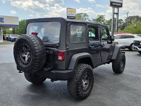 Used 2016 Jeep Wrangler Unlimited Sport w/ Connectivity Group AWD/4WD image 4