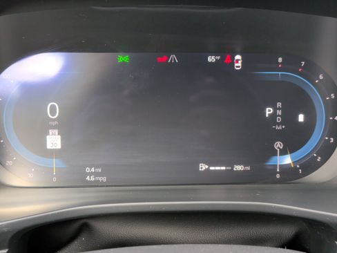 Used 2025 Volvo XC40 B5 Core image 23