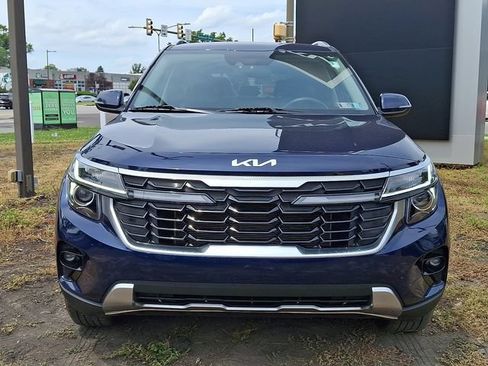 Certified 2025 Kia Seltos EX AWD/4WD image 2