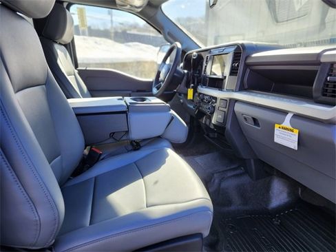 New 2025 Ford F550 4x4 SuperCab Super Duty w/ XL Chrome Package image 9