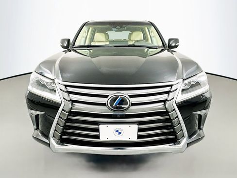 Used 2018 Lexus LX 570 4WD image 2