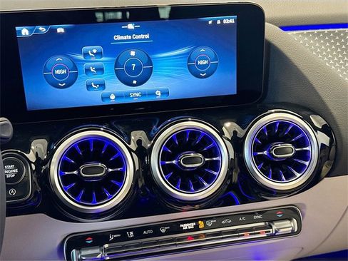 Certified 2025 Mercedes-Benz GLA 250 4MATIC image 15