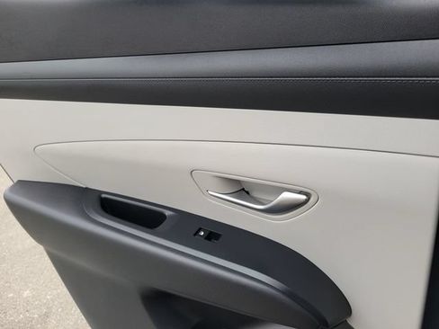 Used 2025 Hyundai Tucson SEL FWD image 23