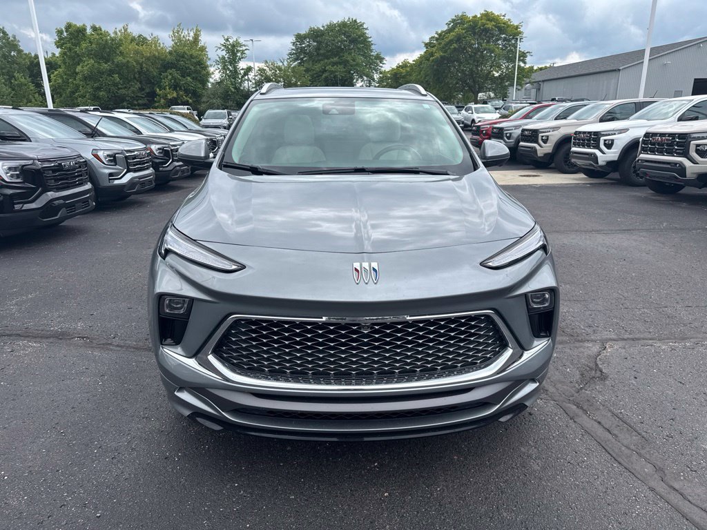 Used 2024 Buick Encore GX Avenir w/ Avenir Technology Package FWD image 3