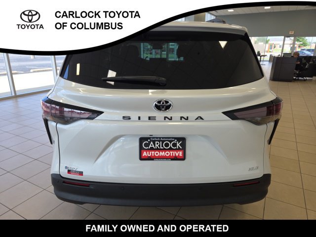 Used 2026 Toyota Sienna XLE FWD image 9