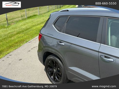 Used 2022 Volkswagen Taos SE FWD image 5