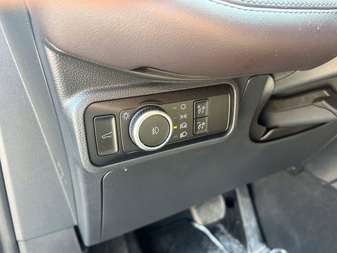 Certified 2025 Ford Explorer Platinum w/ LUX Leather Package image 11