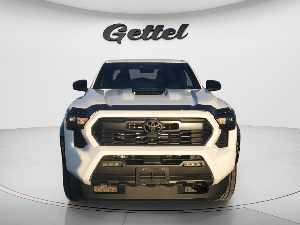 Used 2025 Toyota Tacoma TRD Sport RWD image 2
