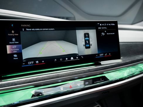 Used 2023 BMW i7 xDrive60 image 47