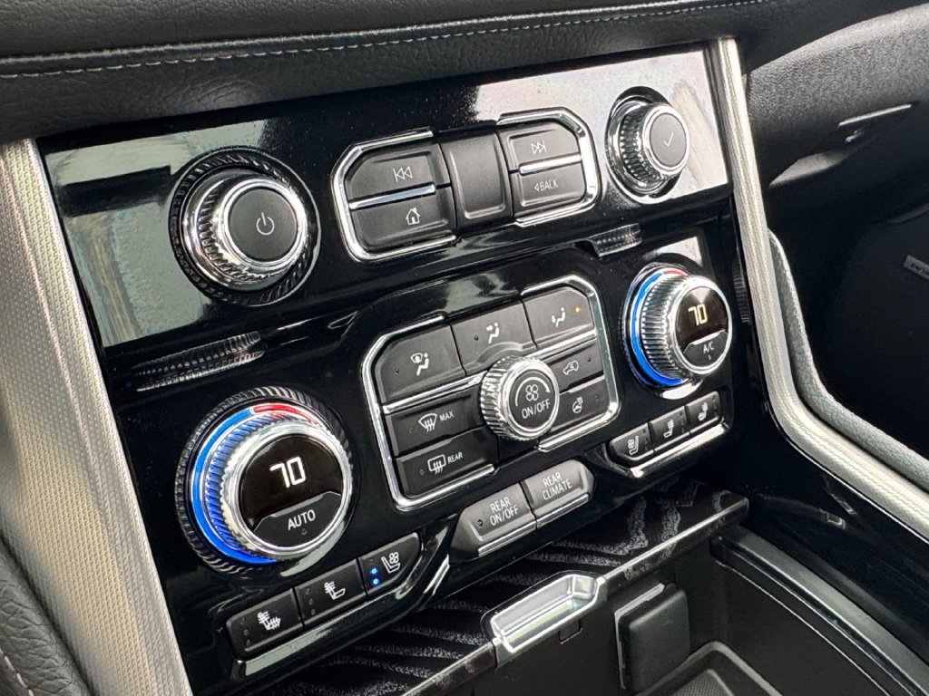 Used 2024 GMC Yukon Denali w/ Advanced Technology Package AWD/4WD image 30