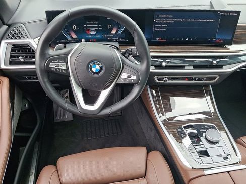 Used 2025 BMW X5 xDrive50e AWD/4WD image 12