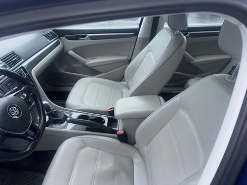 Used 2017 Volkswagen Passat 1.8T SE image 9