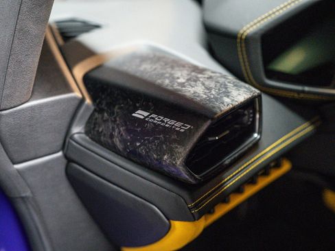 Used 2022 Lamborghini Huracan EVO image 28