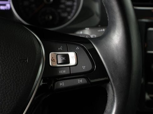 Used 2019 Volkswagen Golf S FWD image 11
