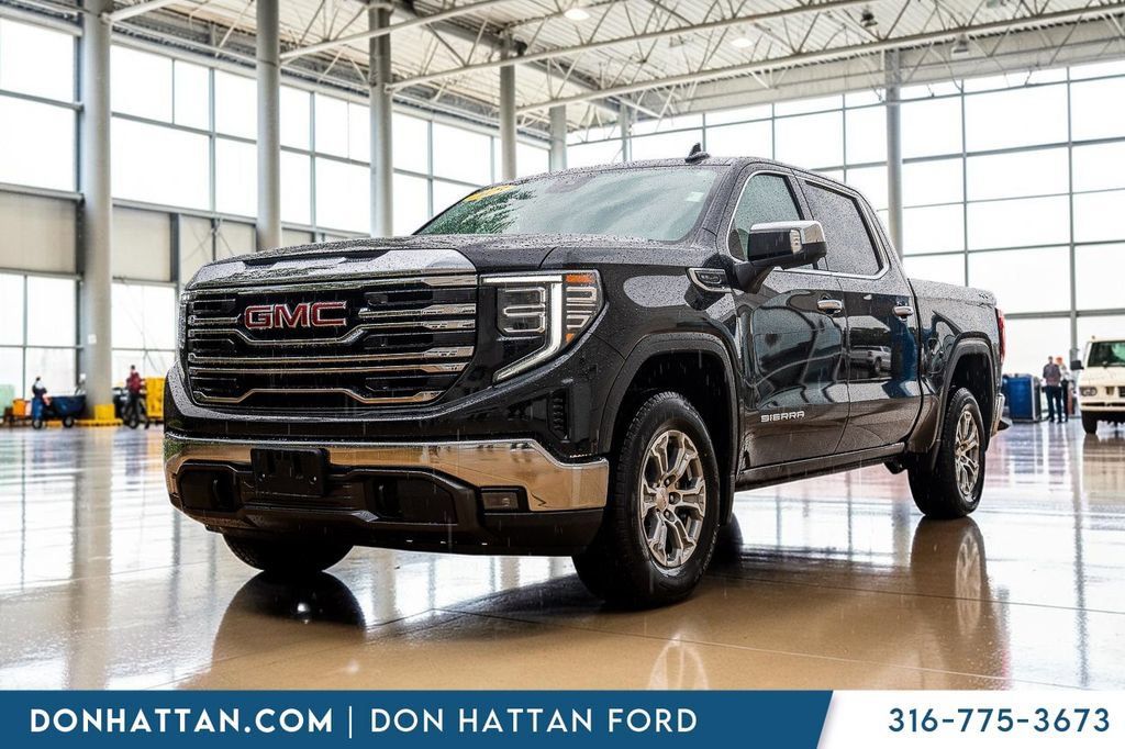 Used 2025 GMC Sierra 1500 SLT AWD/4WD image 1