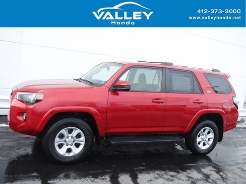 Used 2020 Toyota 4Runner SR5 image 2