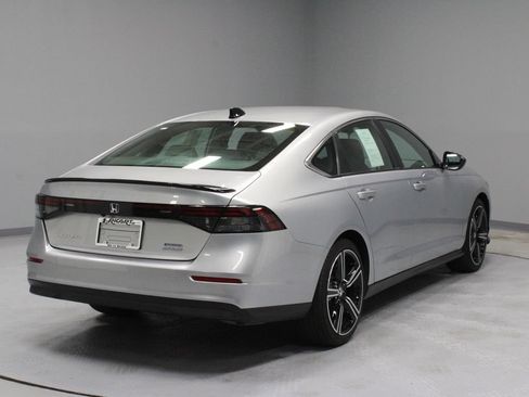 Used 2025 Honda Accord Sport image 10