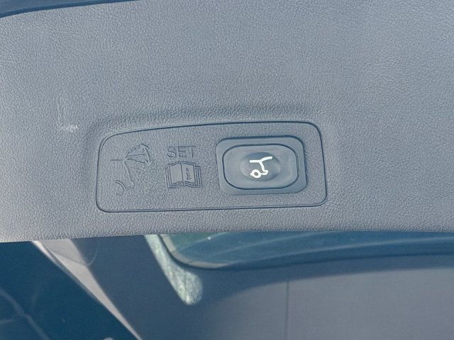 Used 2019 Lincoln MKC Select w/ Select Plus Package FWD image 17