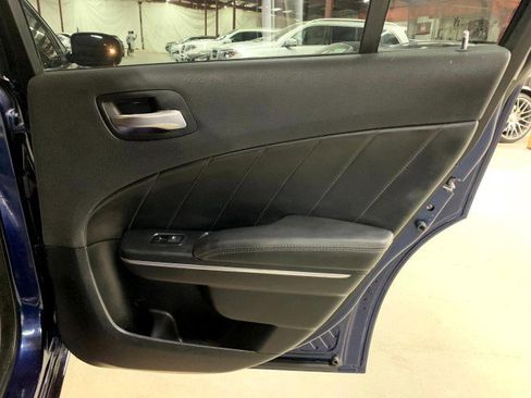 Used 2017 Dodge Charger SXT w/ Plus Group image 41