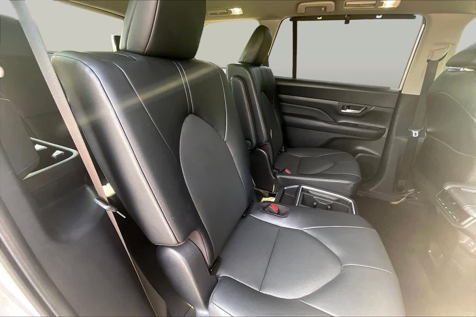 Used 2026 Toyota Grand Highlander FWD image 19