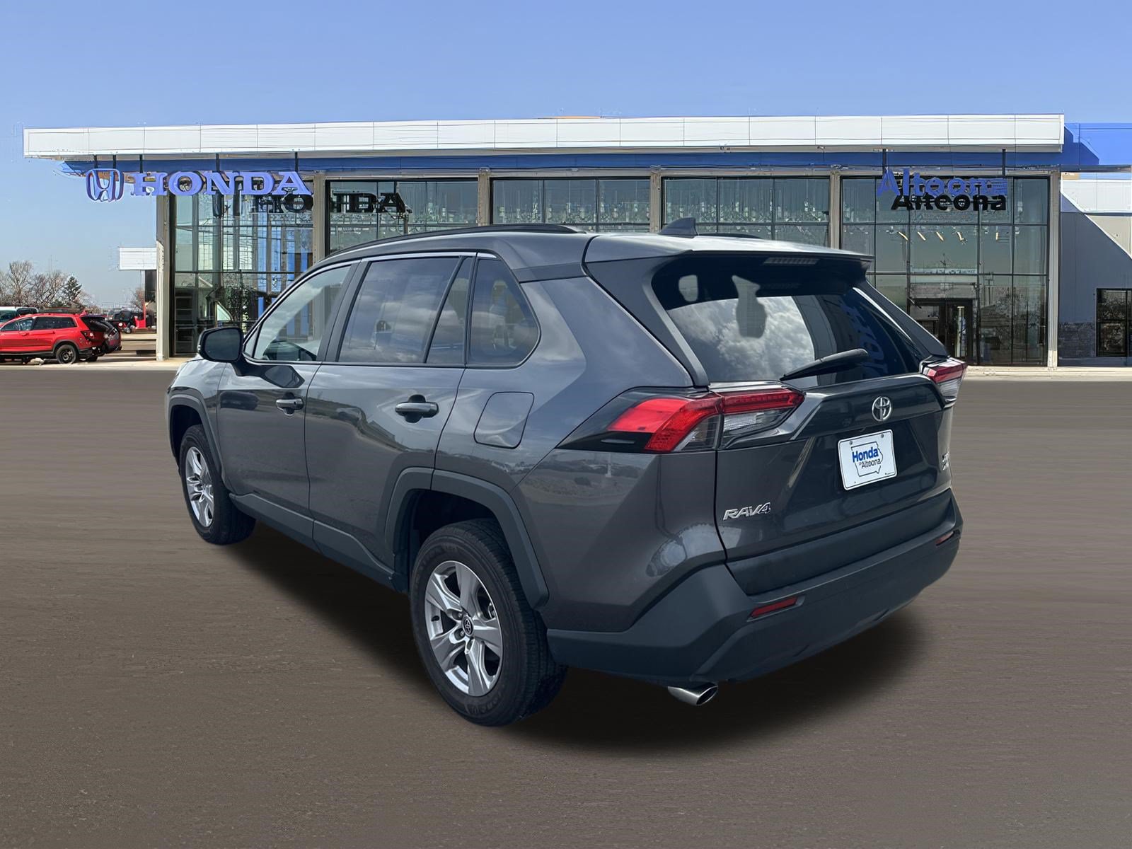 Used 2025 Toyota RAV4 XLE AWD/4WD image 3