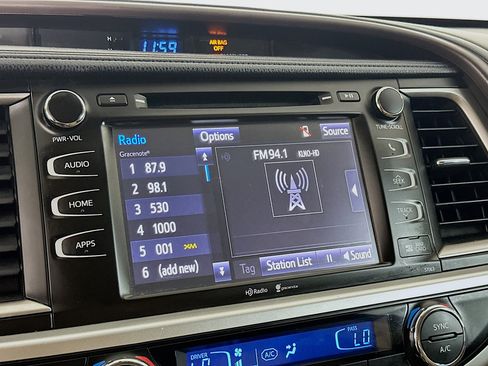 Used 2015 Toyota Highlander XLE image 21