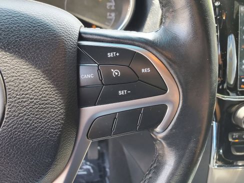 Used 2019 Jeep Grand Cherokee Limited w/ Trailer Tow Group IV AWD/4WD image 19