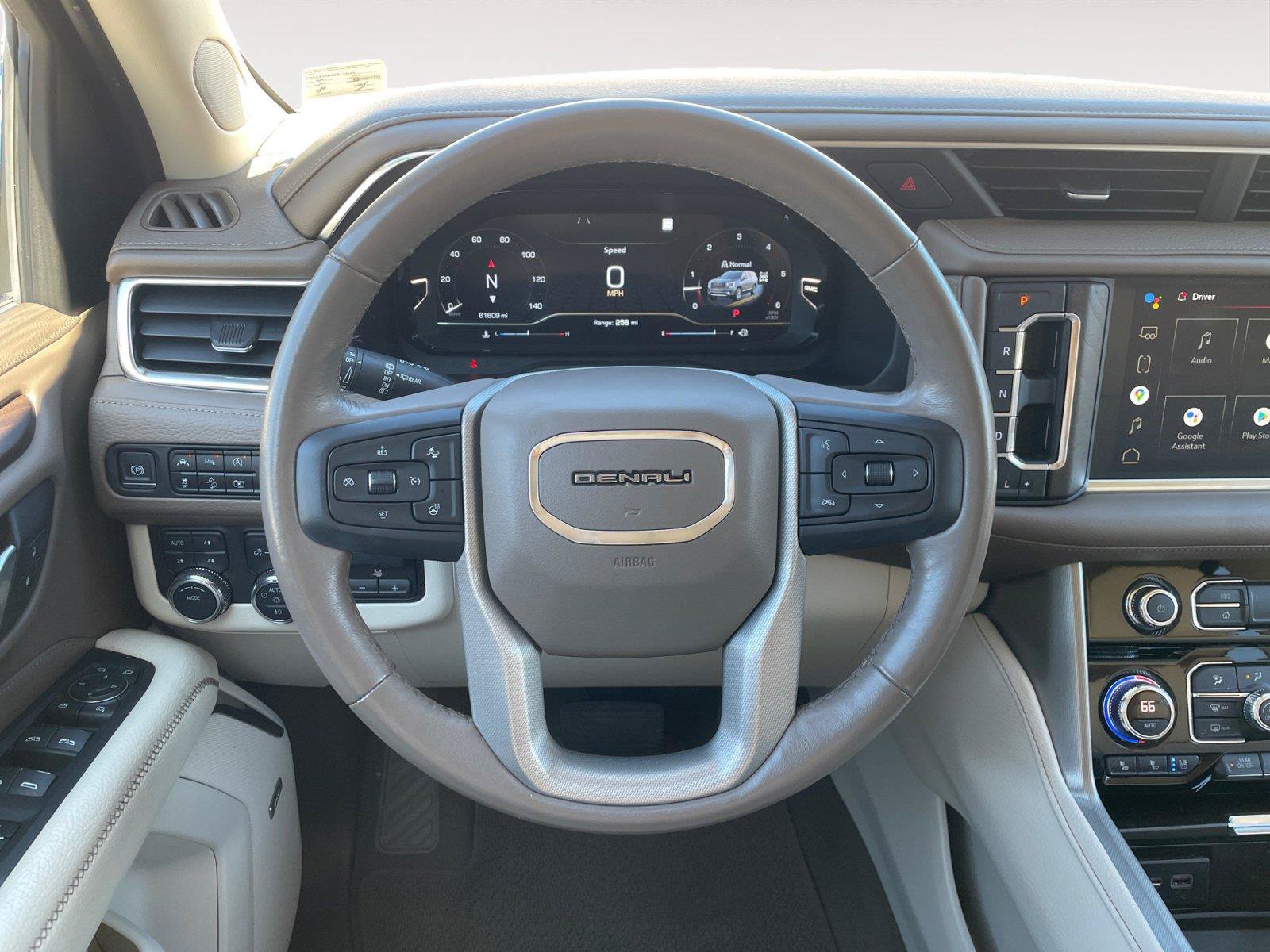 Used 2022 GMC Yukon XL Denali w/ Denali Premium Package AWD/4WD image 12