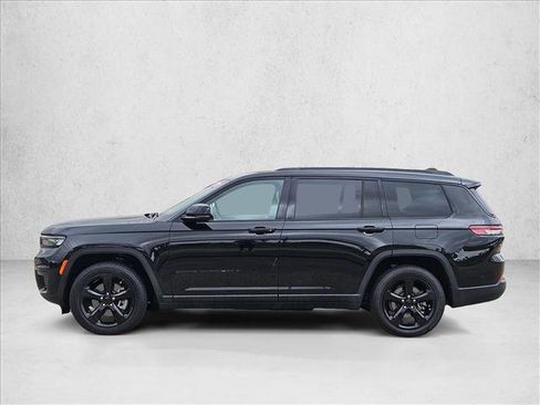 Used 2021 Jeep Grand Cherokee L Laredo RWD image 9