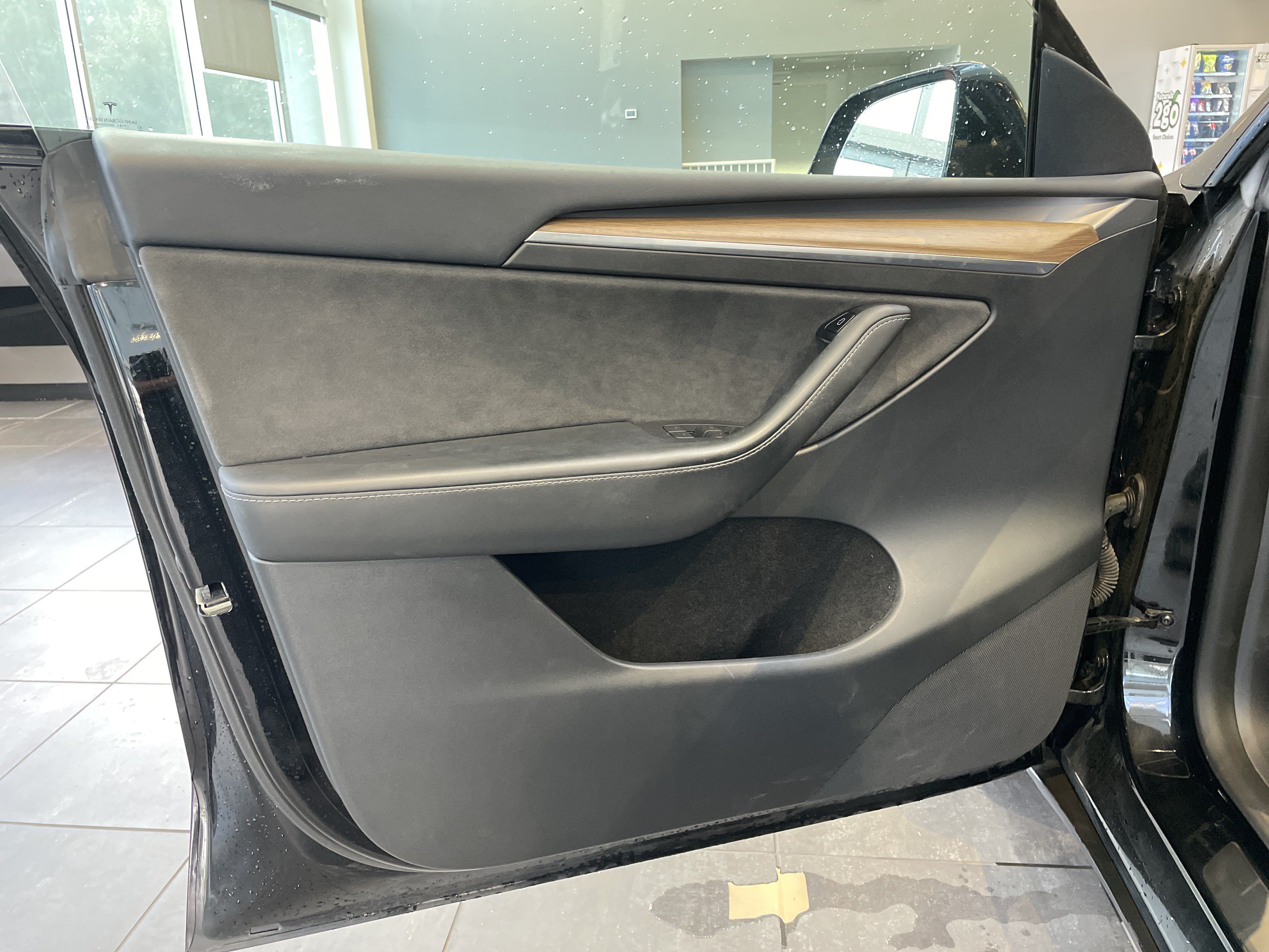 Used 2023 Tesla Model Y Long Range AWD/4WD image 13