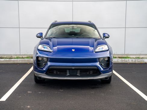 New 2025 Porsche Macan 4S Electric image 6