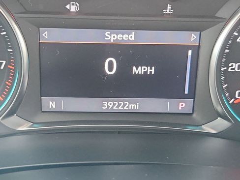 Used 2023 Chevrolet Traverse LT image 12