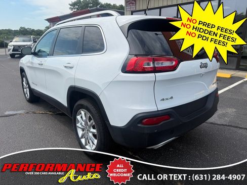 Used 2017 Jeep Cherokee Limited w/ Luxury Group AWD/4WD image 5