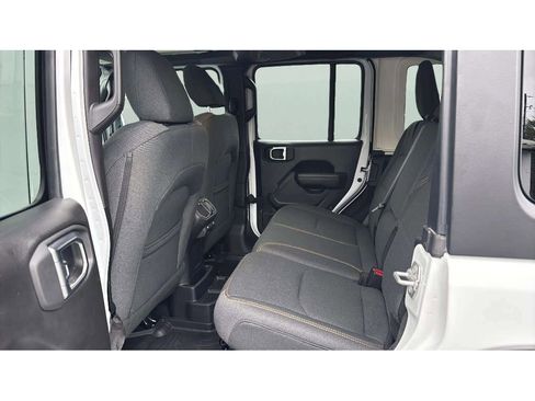 Used 2025 Jeep Wrangler Willys image 11