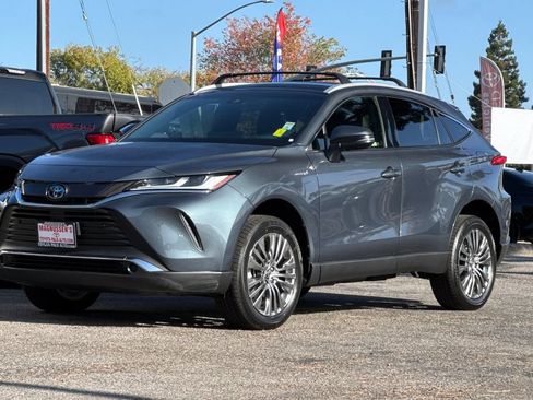 Certified 2021 Toyota Venza XLE w/ Softex Package AWD/4WD image 7