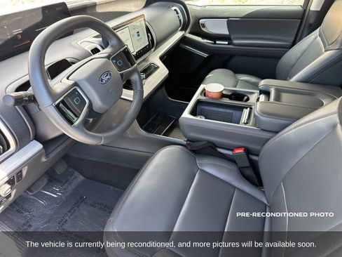 Used 2025 Ford Expedition Active AWD/4WD image 10