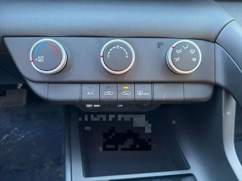 Certified 2025 Hyundai Elantra SE FWD image 25