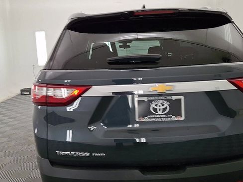 Used 2018 Chevrolet Traverse LT AWD/4WD image 3