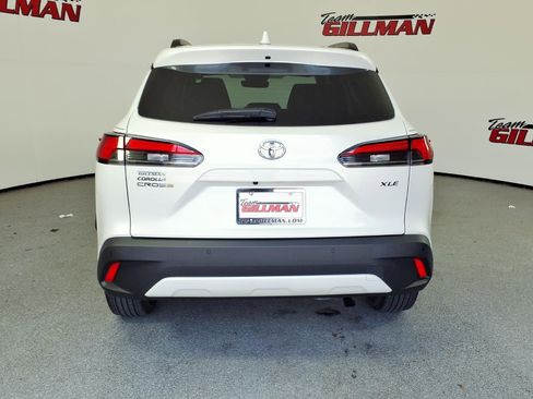 Used 2023 Toyota Corolla Cross XLE w/ Convenience Package image 6