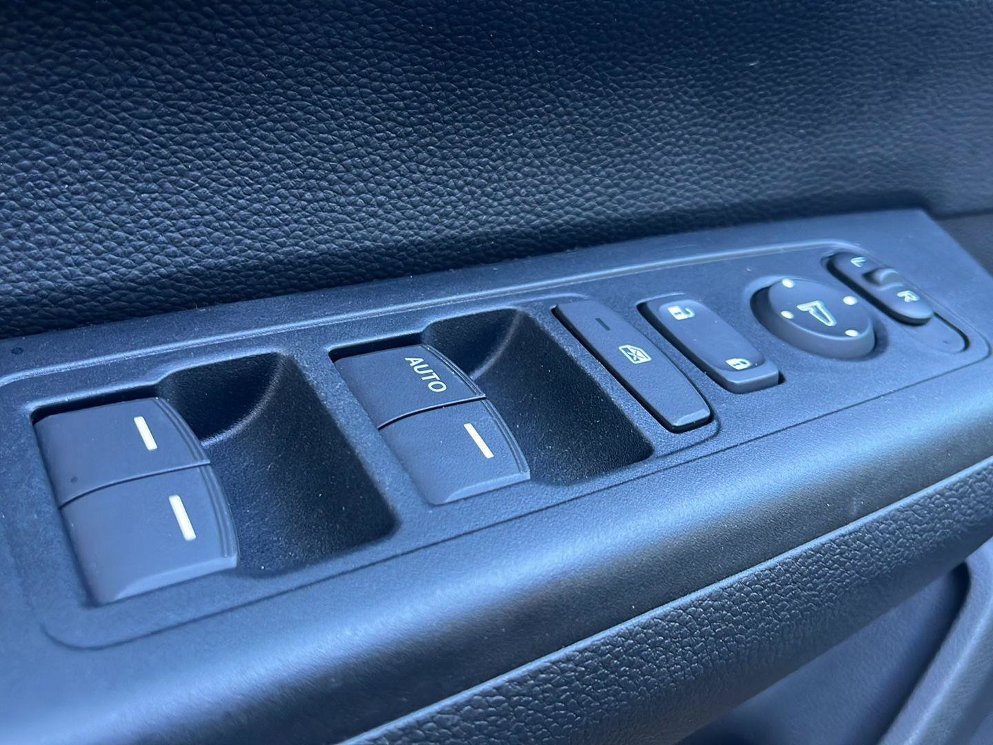 Used 2024 Honda CR-V LX image 5