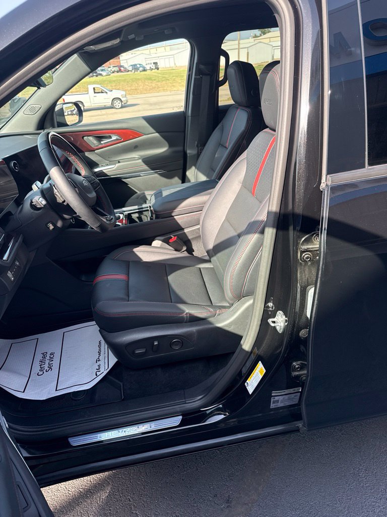 Used 2026 Chevrolet Traverse RS w/ LPO, Floor Liner Package AWD/4WD image 14