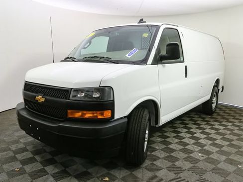 Used 2025 Chevrolet Express 2500 w/ Driver Convenience Package RWD image 5