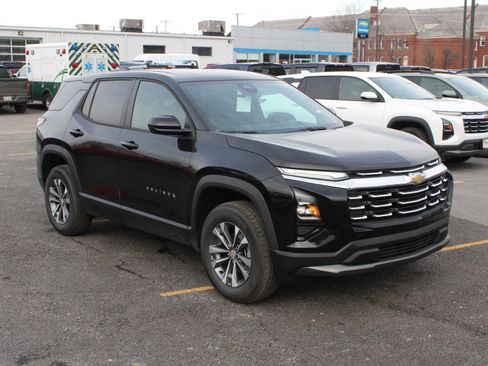 New 2026 Chevrolet Equinox LT w/ Convenience Package II image 3