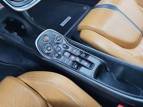 Used 2018 McLaren 570S Spider image 30