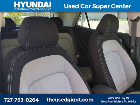 Used 2020 Hyundai Venue SEL w/ Convenience Package FWD image 6