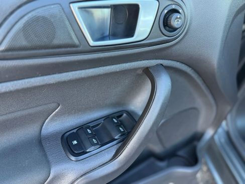 Used 2016 Ford Fiesta SE image 10