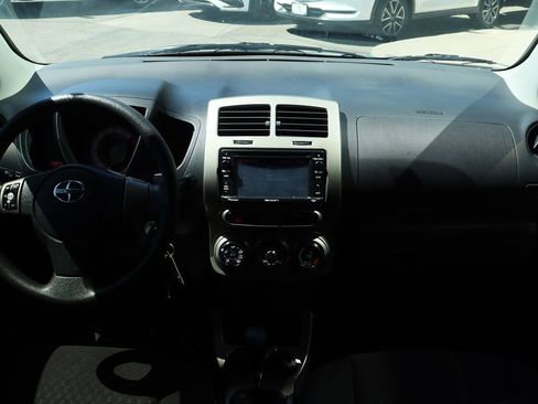 Used 2014 Scion xD image 32